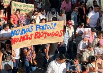 Ibaguereños protestaron contra el paro de transporte en la capital tolimense