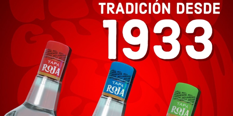 Aguardiente Tapa Roja, la bebida insignia de los Tolimenses desde 1933 