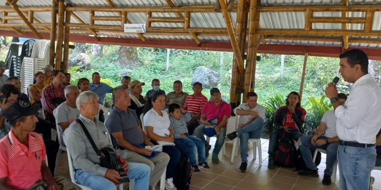 Avanza el Proyecto de Placas Huellas en el Sector Rural de Ibagué: Más de $4.400 serán desembolsados