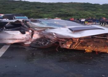 Fuerte choque de vehículo contra bus en la vía Venadillo – Lérida