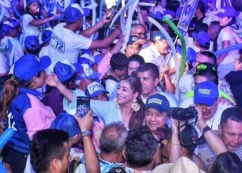 Inmenso acompañamiento a Adriana Magali Matiz en Melgar