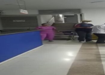 Denuncian la atención médica a adultos mayores en la Clínica Los Remansos