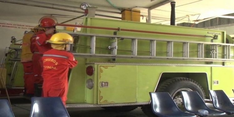 Sin máquina para atender emergencias se encuentran los bomberos de Lérida