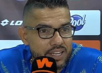 Otro equipo del fútbol colombiano que se queda sin técnico, anoche Bucaramanga se quedó sin entrenador