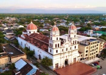 8 millones se llevaron encapuchados de una vivienda en Guamo