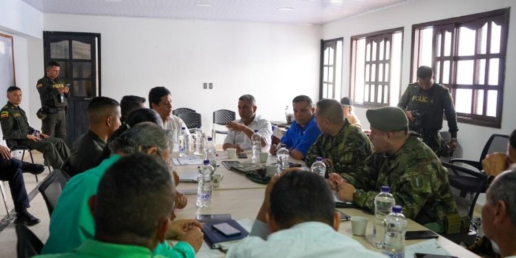 Autoridades lideran mesa de seguridad en Planadas para combatir la extorsión y mejorar la seguridad en la región