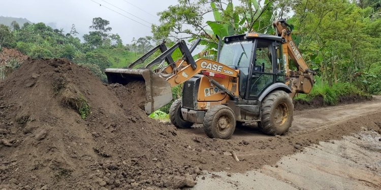 Con maquinaria amarilla nueva se busca mejorar las vías rurales de Ibagué