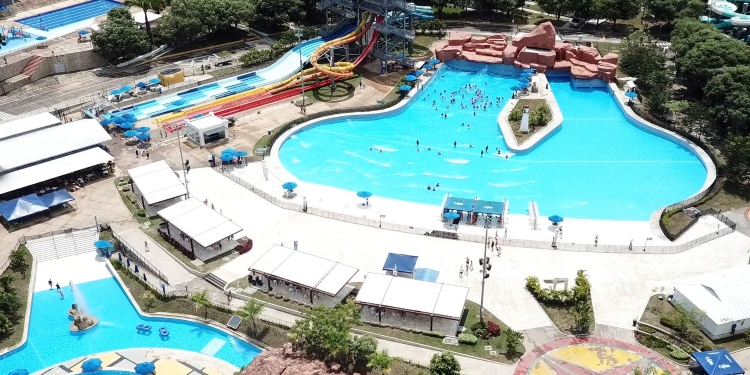 Melgar se sumerge en el espíritu del Carnaval con su primer «Mar de Piscinas»