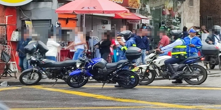 La carrera 3 con calle 15 se convirtió en el terminal de los mototaxistas en Ibagué