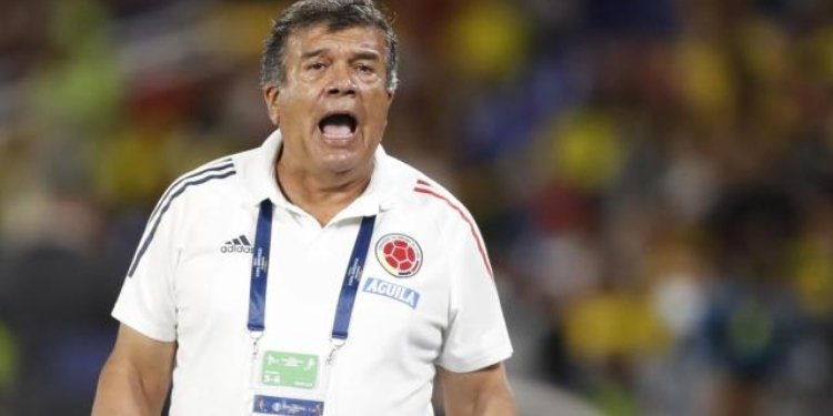 Se da como un hecho la no continuidad de Nelson Abadía como técnico de la selección Colombia femenina 