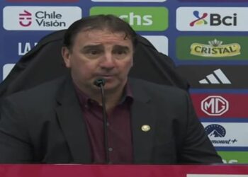 Néstor Lorenzo ya confirma un jugador que no estará convocado en octubre para eliminatoria