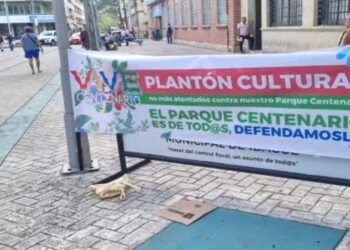Ambientalistas realizaron un plantón por la licitación ‘flash’ para intervenir el parque Centenario