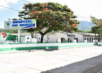 Médico del hospital de Rovira destrozó vidrios y puertas luego de ser despedido