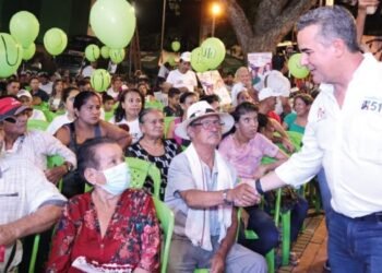 “Votar masivamente el próximo domingo es cerrarle la puerta al terrorismo”: Felipe Ferro