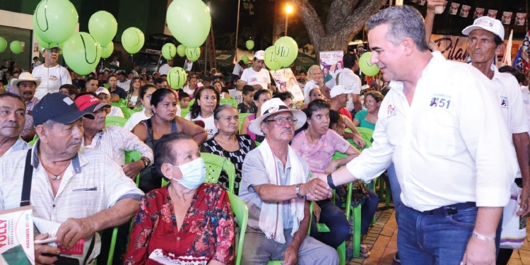“Votar masivamente el próximo domingo es cerrarle la puerta al terrorismo”: Felipe Ferro
