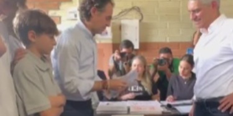 Federico Gutiérrez fue reelegido y gobernará en el periodo 2024 – 2027 en Medellín