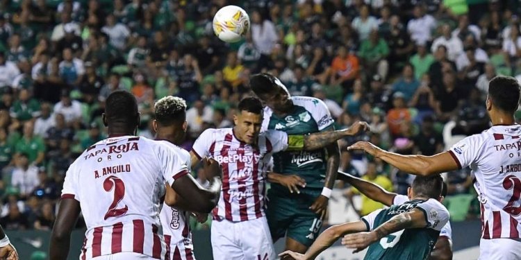 Deportes Tolima perdió el invicto y le dio vida al Deportivo Cali que se metió a los 8
