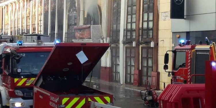 Tragedia en Murcia, España: al menos 13 personas murieron en el incendio de una discoteca