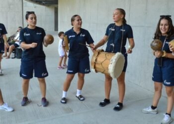 Italia se despidió como campeona al ritmo de instrumentos de la región 