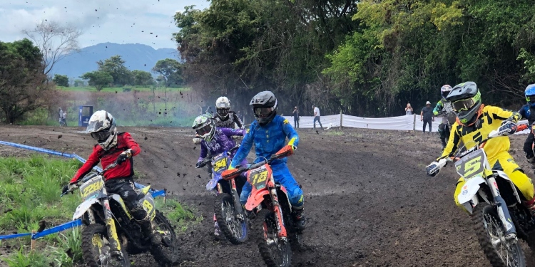 Los mejores pilotos del país estrenaron la nueva Pista de Motocross en  Ibagué - La Voz Del Pueblo
