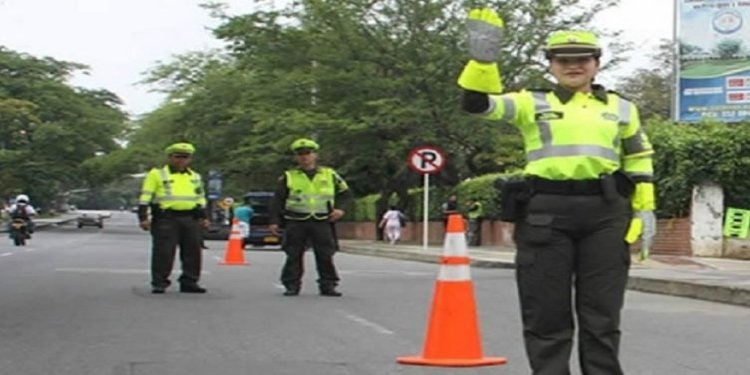 12 áreas de policía y 120 uniformados cuidarán las vías durante el puente festivo