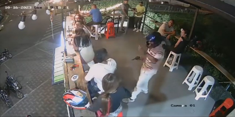 Atracadores hicieron de las suyas en un local comercial de la 60
