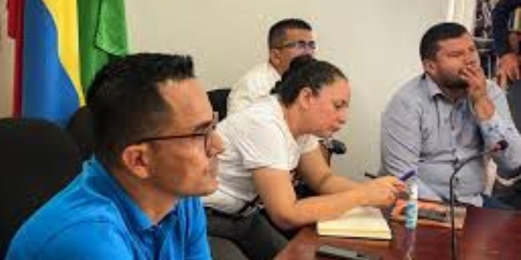 “El Gobierno Departamental nos ha dejado totalmente abandonados”: alcalde de Villarrica