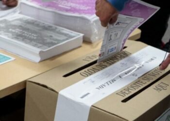Cinco millones de personas votan en las primeras tres horas de las elecciones
