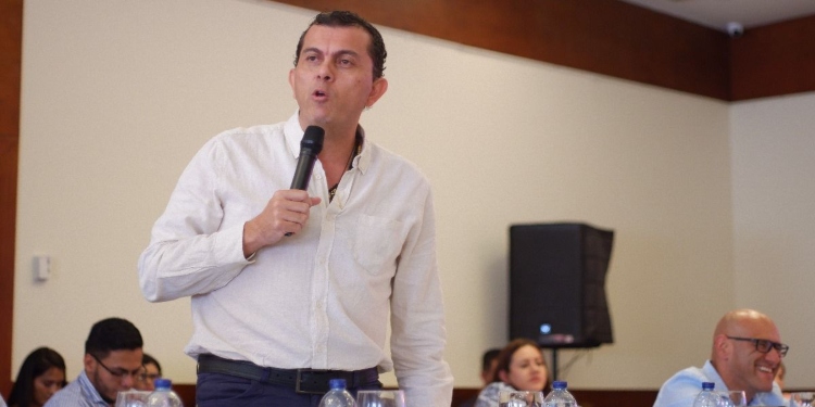 ”Aquí no importa si gano Pedro o Juan, importa la voluntad de los ciudadanos”, Carlos Eduard Osorio