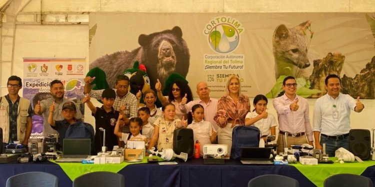 Ocho municipios del Tolima recibieron equipos para su educación ambiental