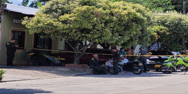 Sujetos armados dispararon contra vehículo particular en un aparenté intento de sicariato en El Espinal