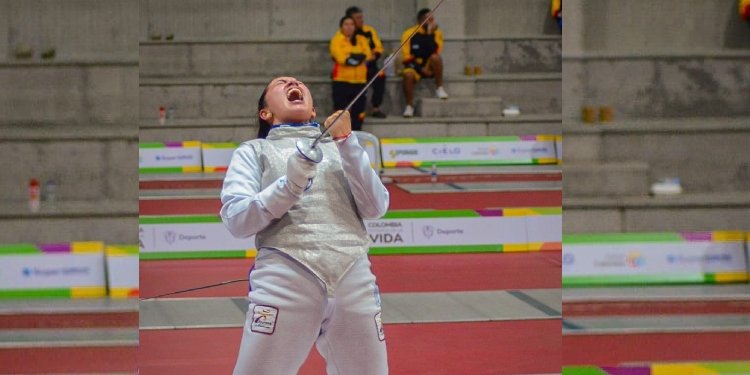 Luisa Fernanda Rincón en Esgrima gana medalla de Plata para el Tolima