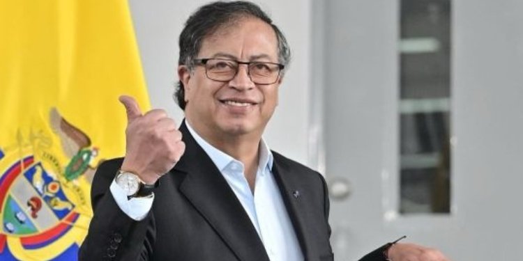 Gustavo Petro Genera Polémica al Pronunciarse sobre Elecciones en Argentina