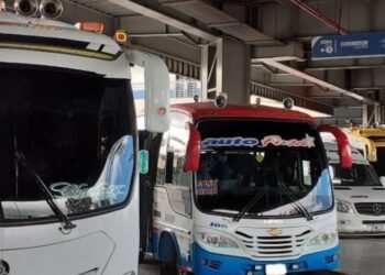 Transportadores intermunicipales advierten aumento del pasaje ante la posible alza en el precio de alza de peajes