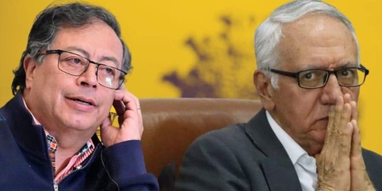Gustavo Petro defiende al Ministro de Salud en medio de controversia sobre vacunación