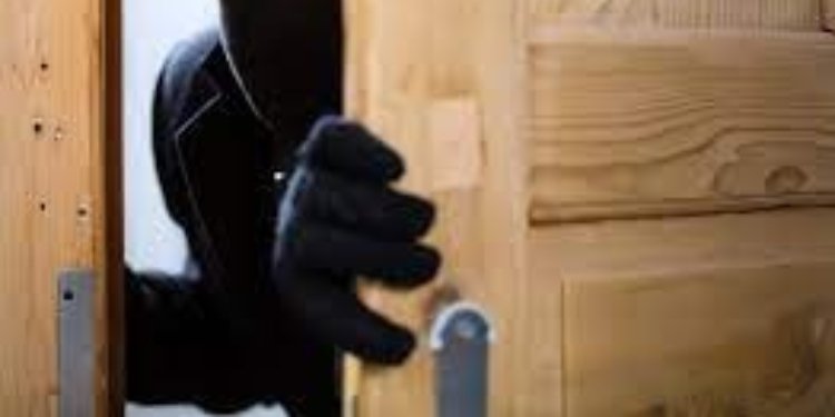 Supuesto domiciliario se metió a una casa y se llevó más de $20 millones de pesos