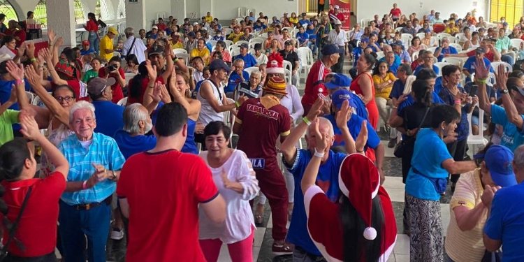 La Lotería del Tolima celebró la navidad con los loteros