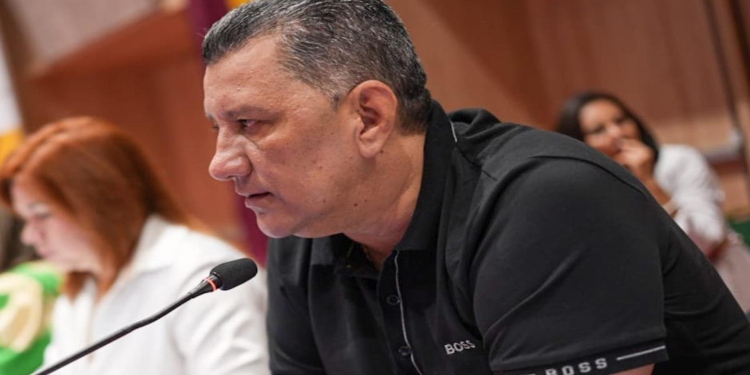 Retrasos y falta de inversión en obras municipales sería culpa de los mandatarios locales