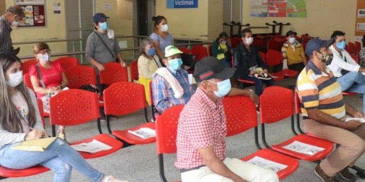 Pareja de comerciantes desplazados que llegaron a Ibagué, denuncian que la unidad de víctimas es inoperante