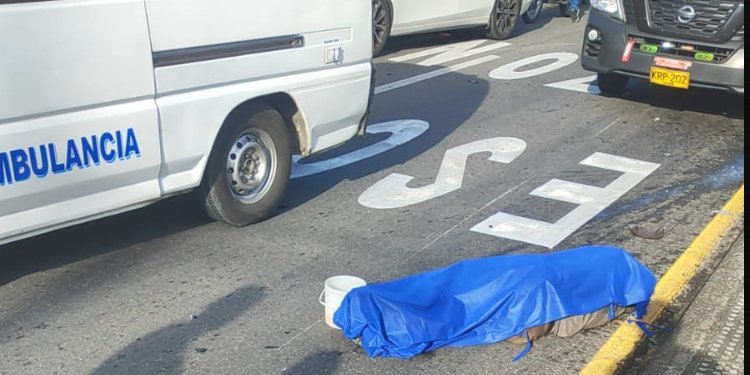 Peatón fue embestido por motocicleta y falleció