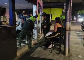 ‘Agarraron’ este fin de semana en un bar a un hombre que tenía casa por cárcel