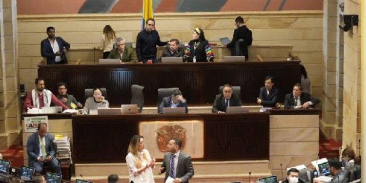 Triunfo Histórico en el Congreso: Aprobada la Reforma a la Salud de Petro con Euforia y Gritos de Celebración