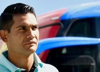 David Macalister Silva muy conmovido por vestirse con la camiseta de la selección Colombia