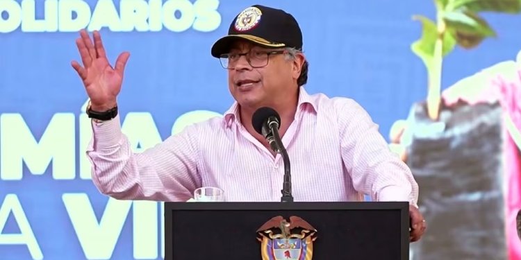 Gustavo Petro clausura el sector solidario en Ibagué entre críticas a la oposición