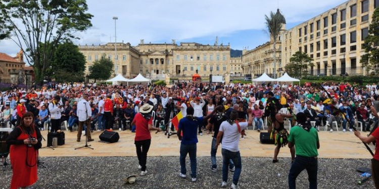 Una vez más Gustavo Petro invitó a habitantes de calle a una novena en la Casa de Nariño
