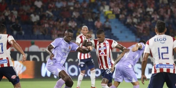 Con estadio lleno el Deportes Tolima visita al Junior para buscar su tiquete a la final del fútbol colombiano