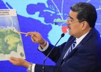 Polémico ajuste: Maduro presenta nuevo mapa de Venezuela que incluye territorio en disputa con Guyana