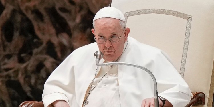 Papa Francisco Expresa Dolor por Víctimas de Ataque en Gaza y Clama por la Paz Mundial en su Mensaje de Navidad