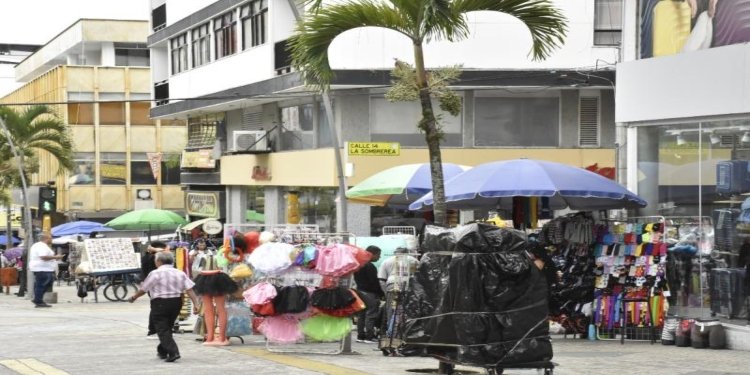 Vendedores informales proponen la creación de un centro comercial al aire libre
