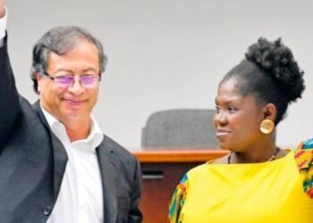 Gustavo Petro y Francia Márquez enfrentan una pronunciada caída en su favorabilidad al cierre del 2023